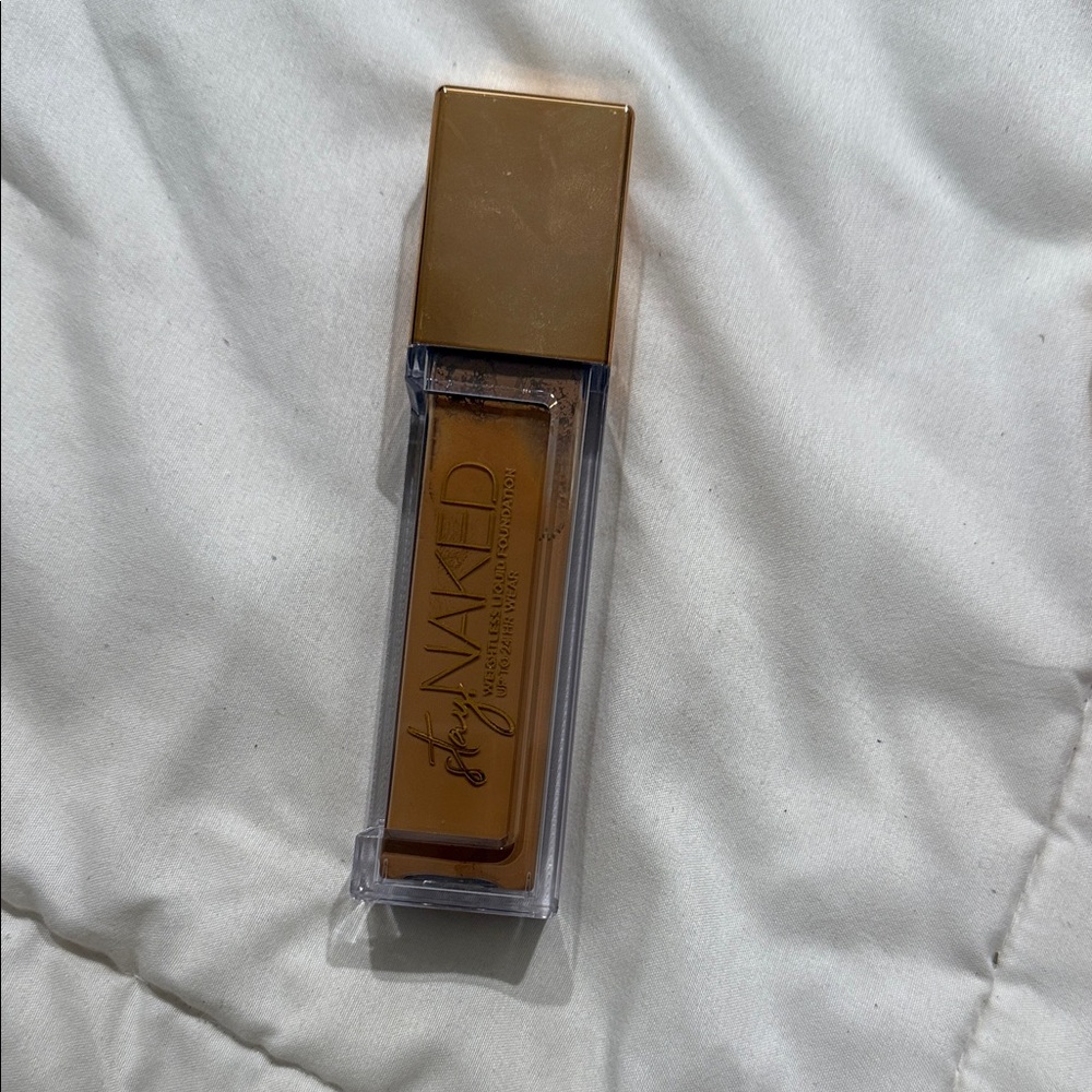 Stay Naked Liquid Foundation - Gold